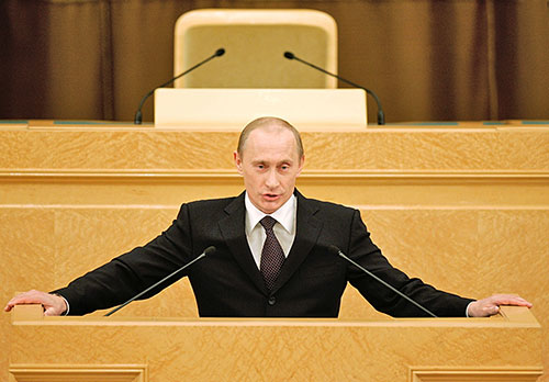 Президент России Владимир Путин во время выступления с ежегодным обращением к Федеральному Собранию 